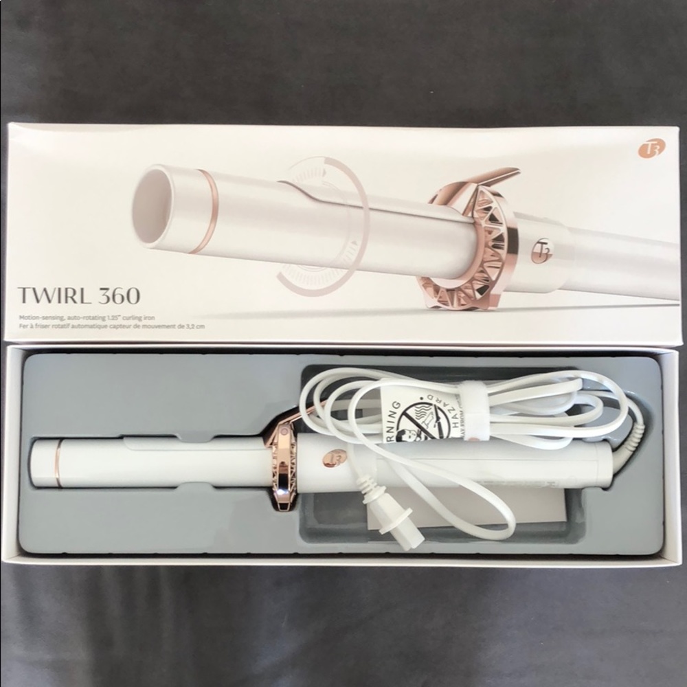 T3 TWIRL 360 Curling Iron 1.25” Never Used!